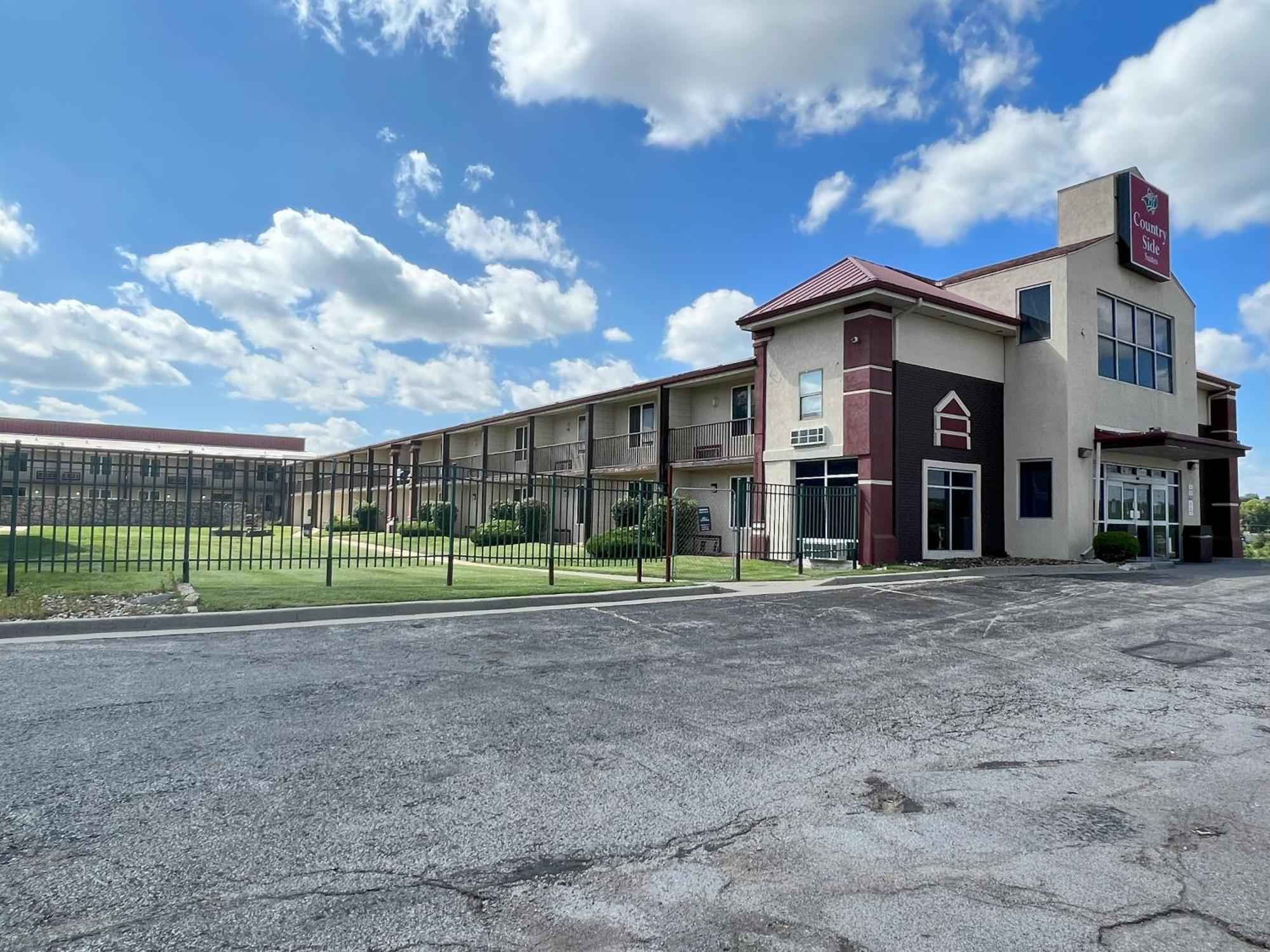 Countryside Suites Kansas City Independence I-70 East Sports Complex Hotel Екстериор снимка