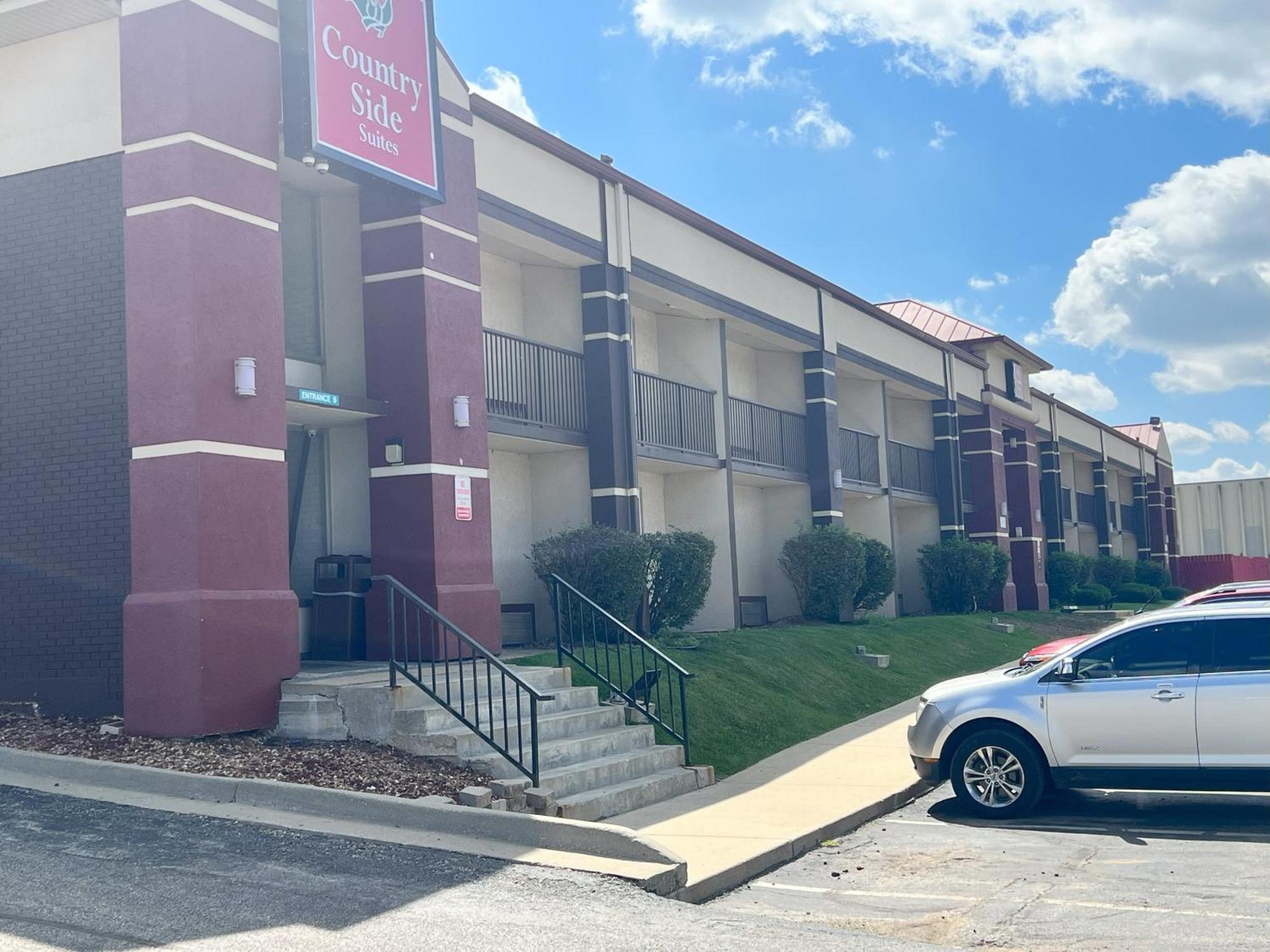 Countryside Suites Kansas City Independence I-70 East Sports Complex Hotel Екстериор снимка