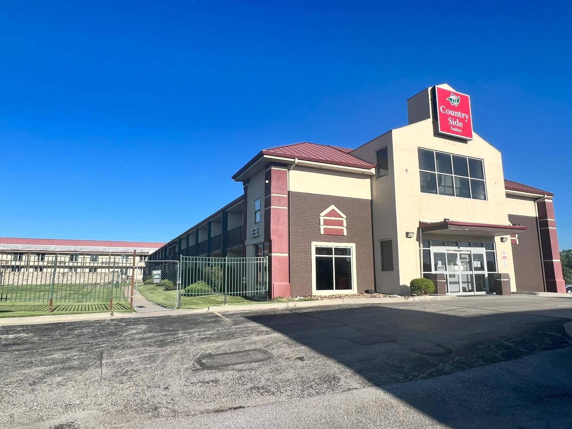 Countryside Suites Kansas City Independence I-70 East Sports Complex Hotel Екстериор снимка